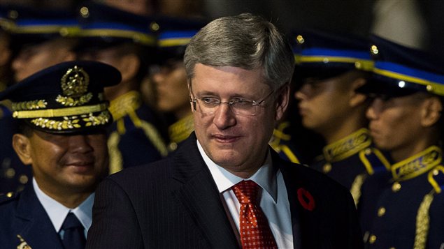 Le premier ministre Stephen Harper arrive aux Philippines. Le premier ministre Stephen Harper arrive aux Philippines.
