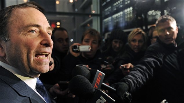 Gary Bettman commente les pourparlers entre la LNH et l'Association des joueurs à New York. Gary Bettman commente les pourparlers entre la LNH et l'Association des joueurs à New York.