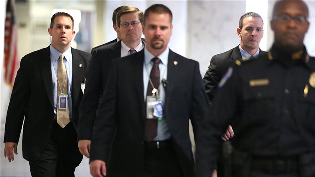 Le patron intérimaire de la CIA, Michael Morrell, lors de son arrivée au Congrès Le patron intérimaire de la CIA, Michael Morrell, lors de son arrivée au Congrès