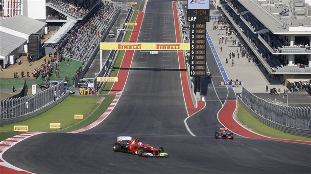 L'Espagnol Fernando Alonso pendant la première séance d'essais libres au Grand Prix des États-Unis à Austin, au Texas L'Espagnol Fernando Alonso pendant la première séance d'essais libres au Grand Prix des États-Unis à Austin, au Texas
