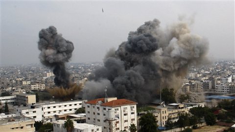 Une attaque aérienne israélienne sur la ville de Gaza le 21 novembre 2012 Une attaque aérienne israélienne sur la ville de Gaza le 21 novembre 2012