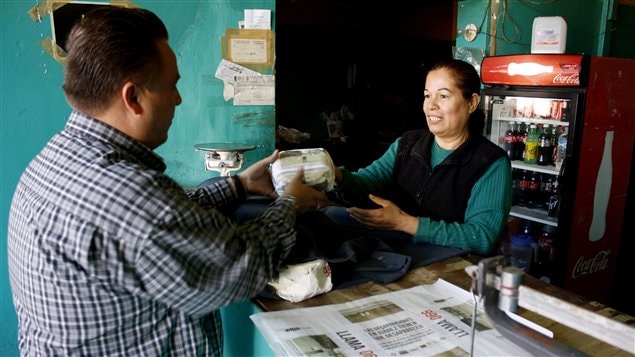 Un État du Mexique a décidé d'imprimer les photos des enfants et femmes disparus sur les paquets de tortillas Un État du Mexique a décidé d'imprimer les photos des enfants et femmes disparus sur les paquets de tortillas