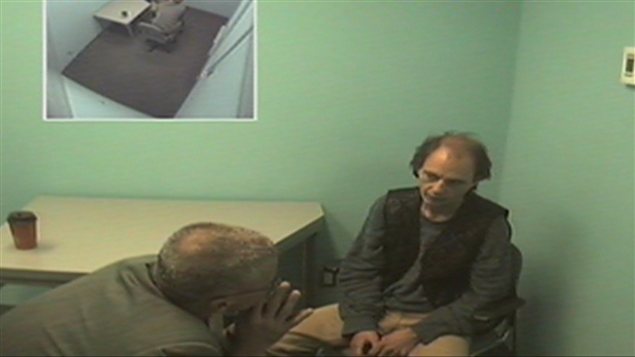 Jacques Laperrière lors d’un interrogatoire. Jacques Laperrière lors d’un interrogatoire.