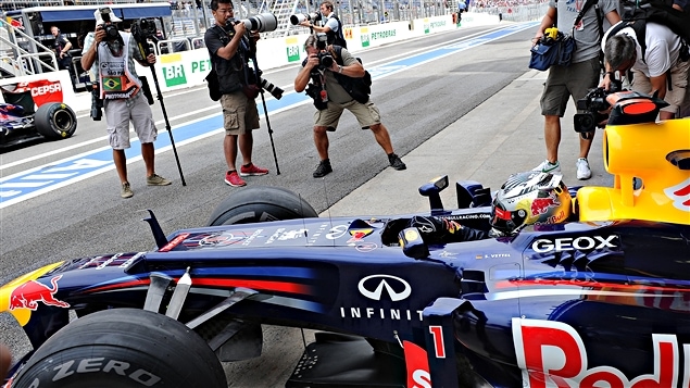 Sebastian Vettel dans les puits au Brésil Sebastian Vettel dans les puits au Brésil
