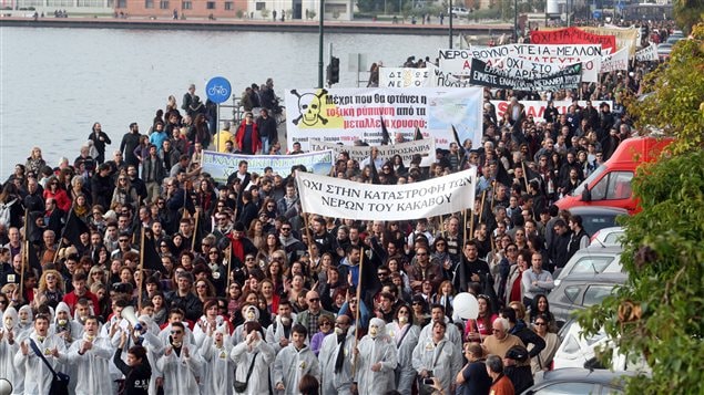 Environ 3000 personnes ont manifesté dans les rues de Thessalonique Environ 3000 personnes ont manifesté dans les rues de Thessalonique