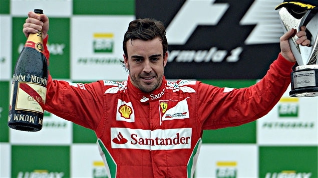 Fernando Alonso sur le podium du Brésil Fernando Alonso sur le podium du Brésil