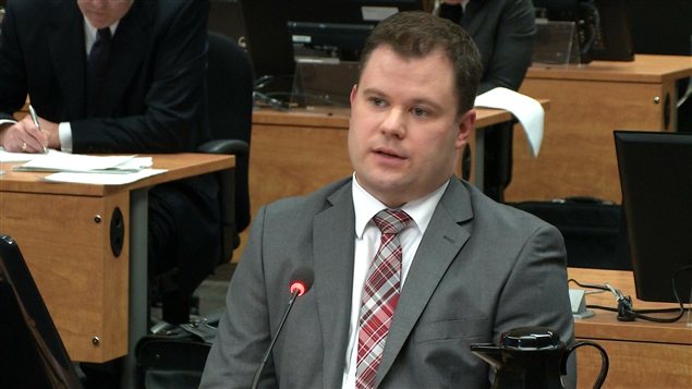 L'enquêteur de la commission Érick Roy L'enquêteur de la commission Érick Roy