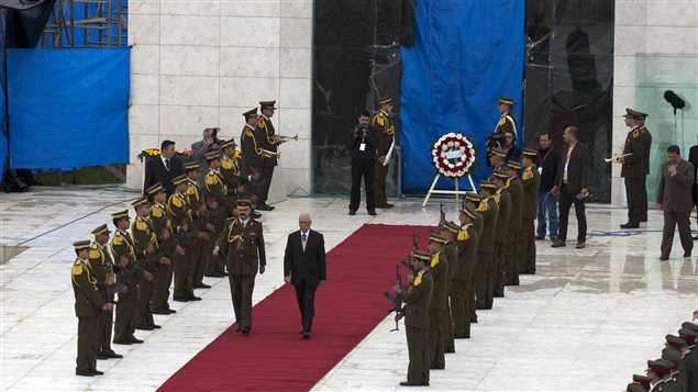 La cérémonie suivant l'exhumation de la dépouille de Yasser Arafat. La cérémonie suivant l'exhumation de la dépouille de Yasser Arafat.