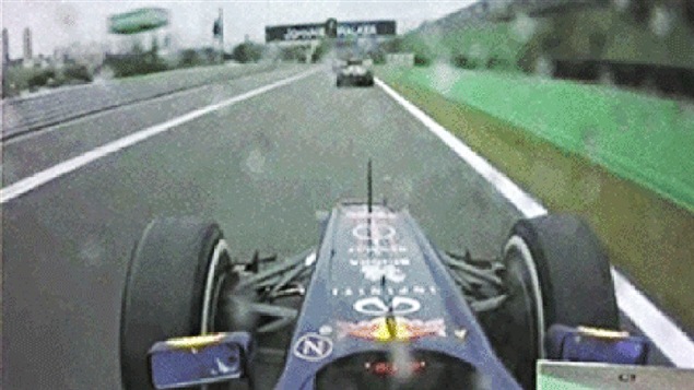 Sebastian Vettel derrière Jean-Éric Vergne au Brésil Sebastian Vettel derrière Jean-Éric Vergne au Brésil