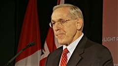 Bob Chiarelli devient ministre de l'Énergie. Bob Chiarelli devient ministre de l'Énergie.
