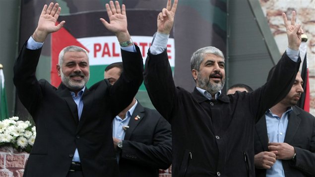 Ismail Haniya, premier ministre palestinien (à gauche) et Khaled Meshaal, chef du mouvement Hamas (droite) Ismail Haniya, premier ministre palestinien (à gauche) et Khaled Meshaal, chef du mouvement Hamas (droite)