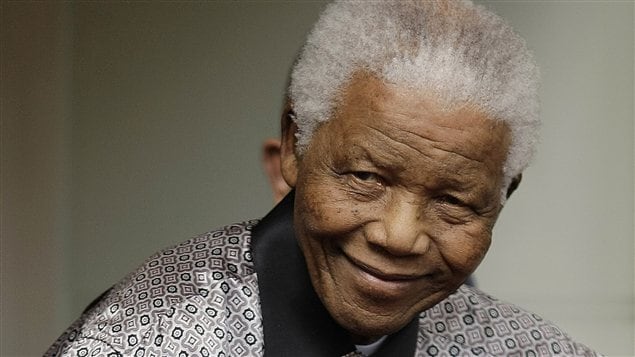 L'ex-président de l'Afrique du Sud Nelson Mandela en juin 2008. L'ex-président de l'Afrique du Sud Nelson Mandela en juin 2008.