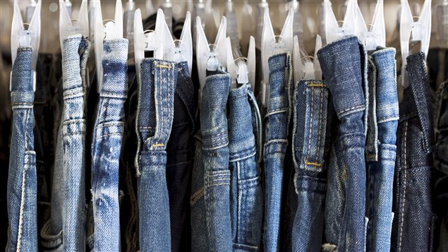 Plusieurs paires de pantalons Plusieurs paires de pantalons