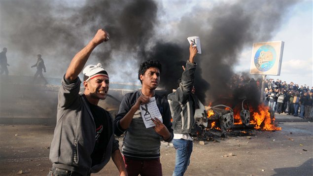 Alexandrie : des manifestants opposés au projet de constitution du président Morsi Alexandrie : des manifestants opposés au projet de constitution du président Morsi