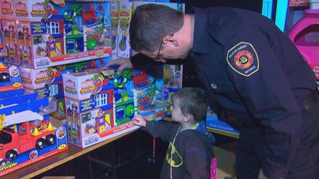 C'est le 65e Noël des pompiers de Québec. C'est le 65e Noël des pompiers de Québec.