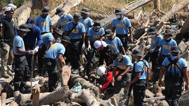 Les recherches se poursuivent aux Philippines Les recherches se poursuivent aux Philippines