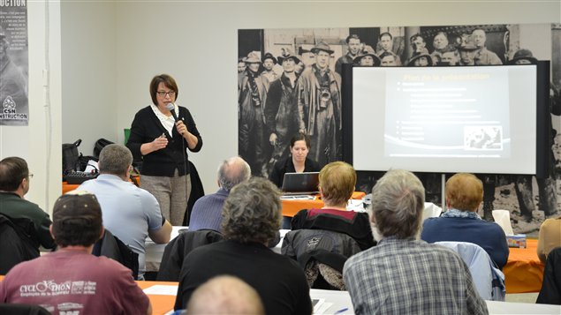 Tournée pancanadienne du NPD sur l'assurance-emplo à Rouyn-Noranda Tournée pancanadienne du NPD sur l'assurance-emplo à Rouyn-Noranda