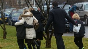 Des familles qui ont assisté aux funérailles de Jack Pinto, 6 ans. Des familles qui ont assisté aux funérailles de Jack Pinto, 6 ans.