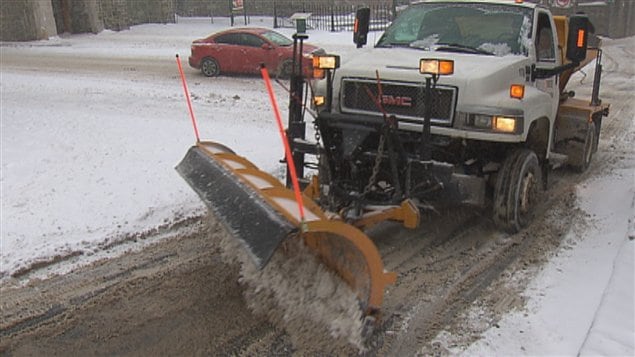 Les déneigeurs de Québec auront du pain sur planche au cours des prochaines heures. Les déneigeurs de Québec auront du pain sur planche au cours des prochaines heures.
