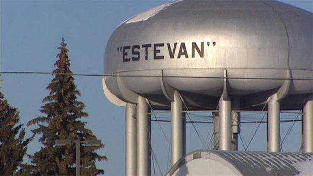 Un château d'eau à Estevan Un château d'eau à Estevan