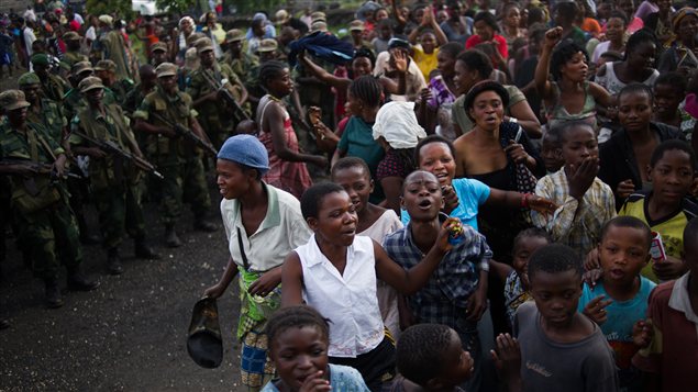 Des habitants de Goma fêtent le retour des soldats congolais dans la ville, le 3 décembre 2012. Des habitants de Goma fêtent le retour des soldats congolais dans la ville, le 3 décembre 2012.