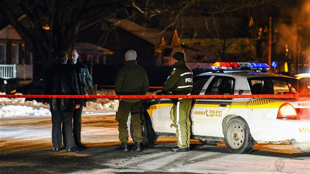 Un homme est barricadé à Victoriaville. Un homme est barricadé à Victoriaville.