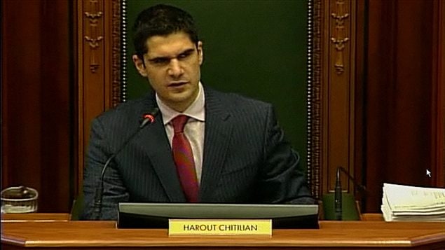 Le président du conseil municipal Harout Chitilian quitte Union Montréal. Le président du conseil municipal Harout Chitilian quitte Union Montréal.