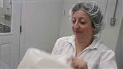 Hélène Lessard, copropriétaire de la la fromagerie La Ferme au village, à Lorrainville Hélène Lessard, copropriétaire de la la fromagerie La Ferme au village, à Lorrainville