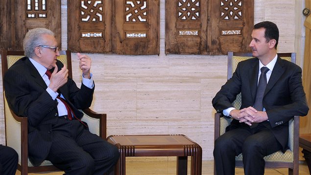 Lakhdar Brahimi et le président Bachar Al-Assad lors de leur rencontre lundi Lakhdar Brahimi et le président Bachar Al-Assad lors de leur rencontre lundi