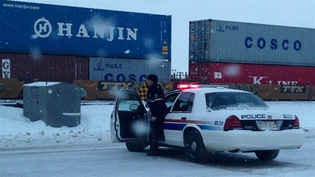 Trois travailleurs du CN ont été frappés par un train alors qu'ils nettoyaient la voie ferrée. Trois travailleurs du CN ont été frappés par un train alors qu'ils nettoyaient la voie ferrée.