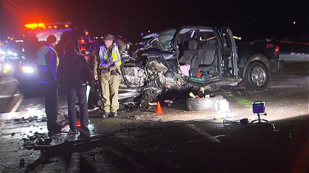 L'une des deux voitures impliquées dans la collision frontale. L'une des deux voitures impliquées dans la collision frontale.