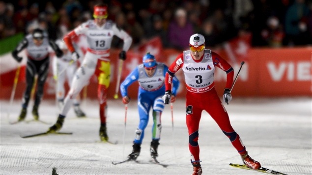Le Canadien Len Valjas (13) Le Canadien Len Valjas (13)