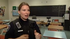 L'agente scolaire pour la police d'Ottawa, Caroline Gallant L'agente scolaire pour la police d'Ottawa, Caroline Gallant
