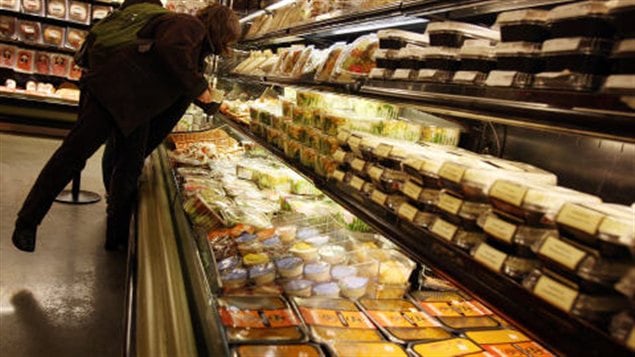 Une allée de supermarché Une allée de supermarché