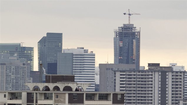 Le prix moyen des condos à diminué en 2012 à Toronto. Le prix moyen des condos à diminué en 2012 à Toronto.