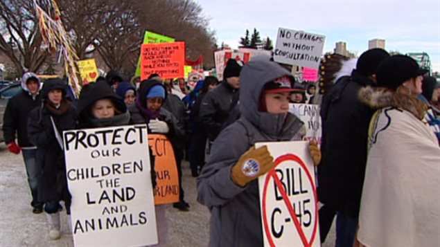 Des manifestants du mouvement Idle No More à Edmonton Des manifestants du mouvement Idle No More à Edmonton