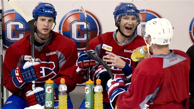Colby Armstrong, Erik Cole et Josh Gorges Colby Armstrong, Erik Cole et Josh Gorges
