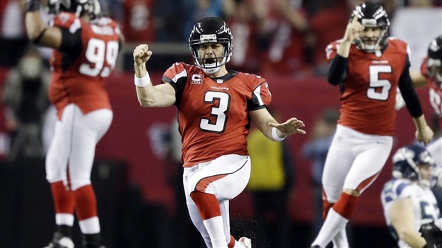 Le botté de Matt Bryant a procuré la victoire aux Falcons d'Atlanta. Le botté de Matt Bryant a procuré la victoire aux Falcons d'Atlanta.