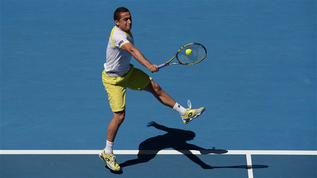 L'Espagnol Nicolas Almagro a montré la porte de sortie à son compatriote Daniel Gimeno-Traver en trois manches de 6-4, 6-1 et 6-2. L'Espagnol Nicolas Almagro a montré la porte de sortie à son compatriote Daniel Gimeno-Traver en trois manches de 6-4, 6-1 et 6-2.