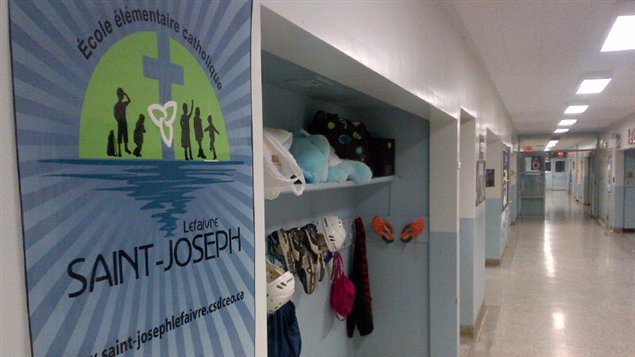 Les 26 élèves de l'école Saint-Joseph de Lefaivre pourraient être transférés vers l'école Saint-Victor d'Alfred. Les 26 élèves de l'école Saint-Joseph de Lefaivre pourraient être transférés vers l'école Saint-Victor d'Alfred.