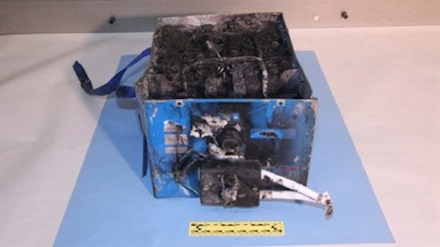 Le bloc-batterie dans lequel s'est déclaré un incendie à l'aéroport international de Boston. Le bloc-batterie dans lequel s'est déclaré un incendie à l'aéroport international de Boston.