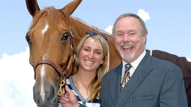 Karen Sparks, et son père Terry Matthews de la Fondation Wesley Clove. Karen Sparks, et son père Terry Matthews de la Fondation Wesley Clove.