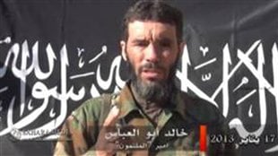 Mokhtar Belmokhtar dans une vidéo diffusée sur le site internet d'information mauritanien Sahara Media Mokhtar Belmokhtar dans une vidéo diffusée sur le site internet d'information mauritanien Sahara Media
