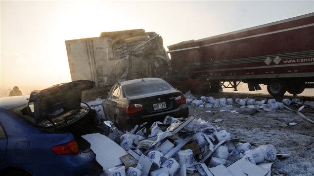 Véhicules endommagés dans un carambolage sur l'autoroute 20 Véhicules endommagés dans un carambolage sur l'autoroute 20