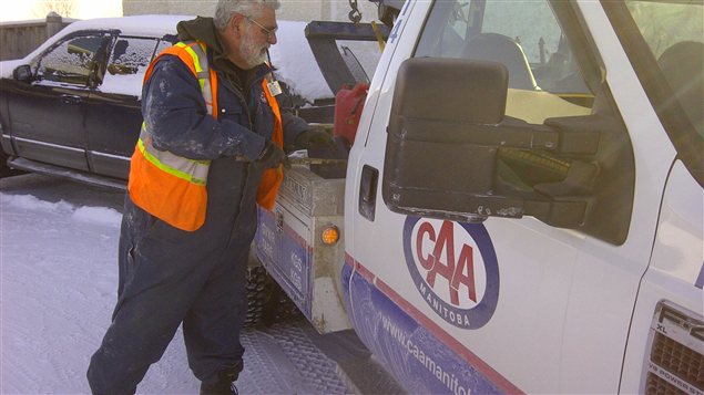 Randy Darbell en est à son 10e appel depuis 6 h lundi et il en a encore trois en attente. Randy Darbell en est à son 10e appel depuis 6 h lundi et il en a encore trois en attente.