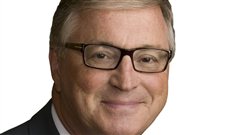 Robert Chevrier est le président du conseil d'administration de RONA. Robert Chevrier est le président du conseil d'administration de RONA.