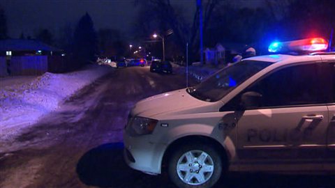 Les policiers du SPVM sur les lieux du drame de Dorval. Les policiers du SPVM sur les lieux du drame de Dorval.