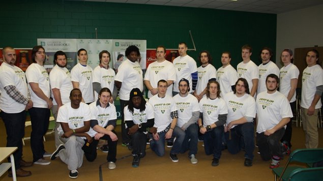 Les 33 recrues de l'équipe de football du Vert & Or de l'Université de Sherbrooke Les 33 recrues de l'équipe de football du Vert & Or de l'Université de Sherbrooke