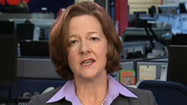 La première ministre de l'Alberta, Alison Redford, dans les bureaux de CBC News. La première ministre de l'Alberta, Alison Redford, dans les bureaux de CBC News.