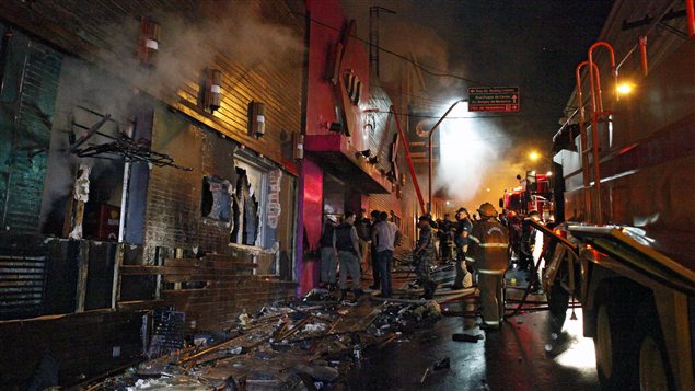 La discothèque incendiée à Santa Maria La discothèque incendiée à Santa Maria